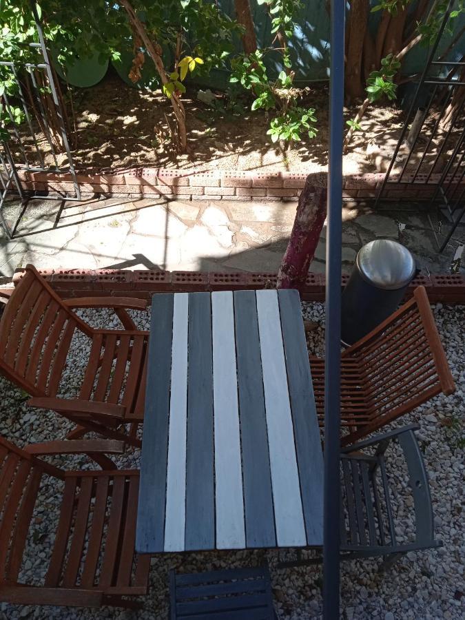Apartment With Barbecue 1 Km Beach Atény Exteriér fotografie